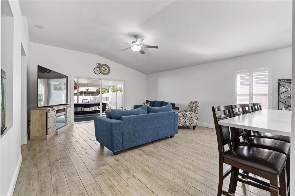 Active With Contract: $375,000 (3 beds, 2 baths, 1832 Square Feet)