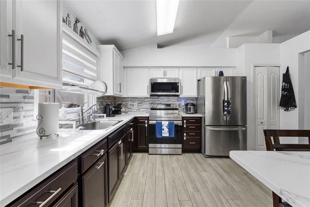 Active With Contract: $375,000 (3 beds, 2 baths, 1832 Square Feet)