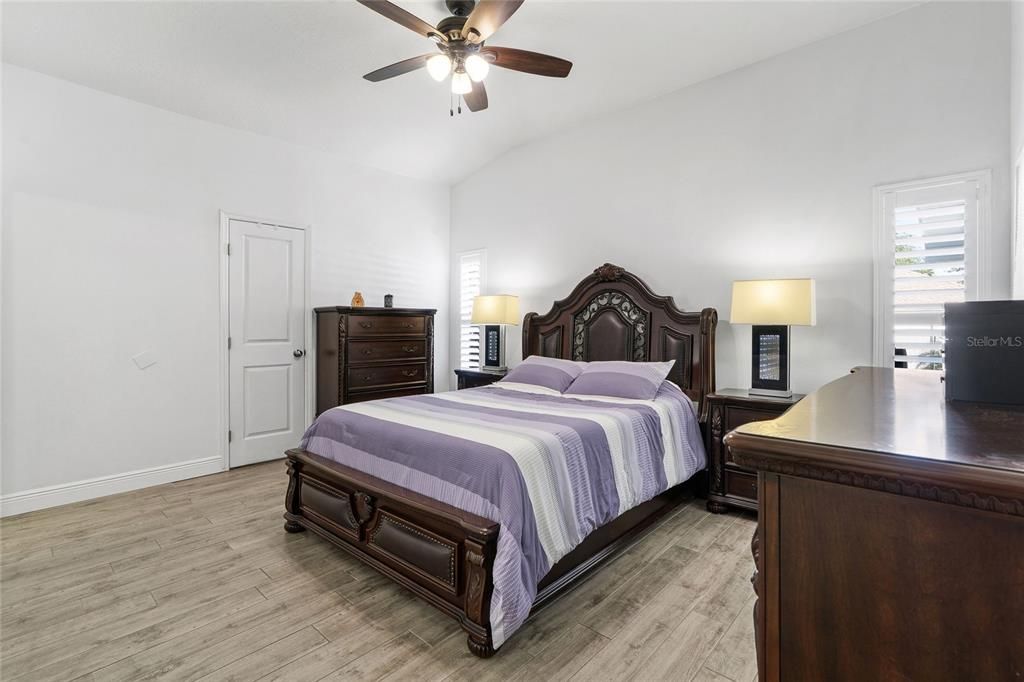 Active With Contract: $375,000 (3 beds, 2 baths, 1832 Square Feet)