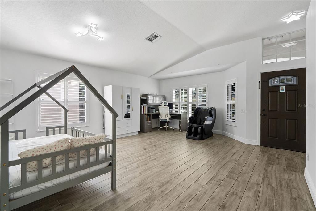 Active With Contract: $375,000 (3 beds, 2 baths, 1832 Square Feet)