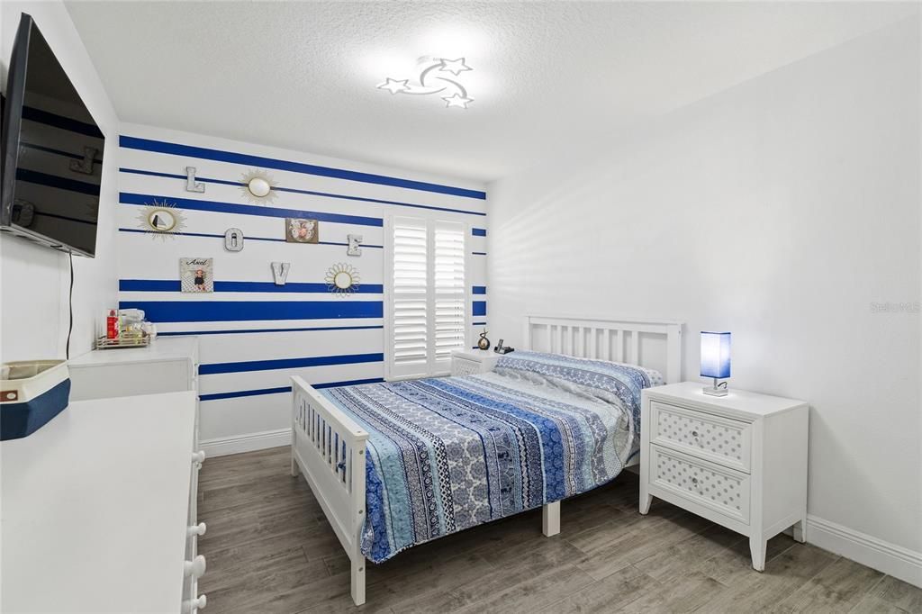 Active With Contract: $375,000 (3 beds, 2 baths, 1832 Square Feet)