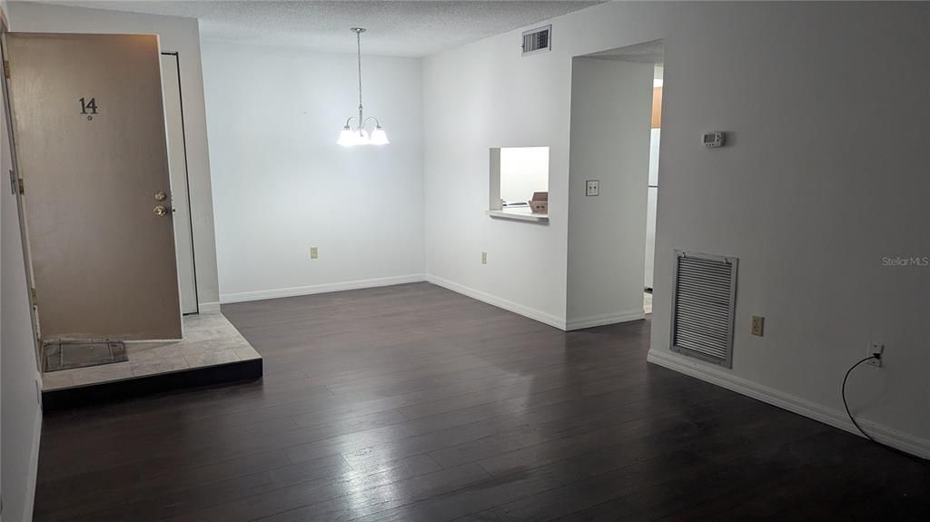 For Rent: $1,450 (2 beds, 2 baths, 828 Square Feet)