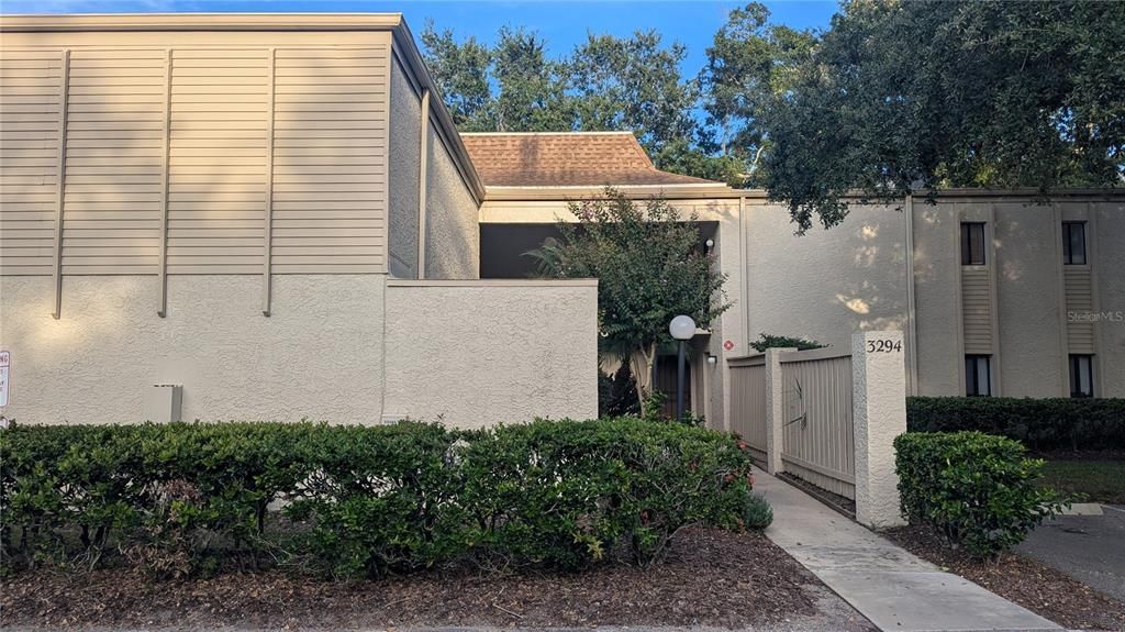 For Rent: $1,450 (2 beds, 2 baths, 828 Square Feet)