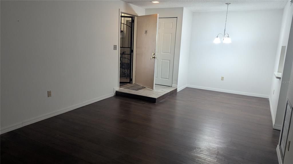 For Rent: $1,450 (2 beds, 2 baths, 828 Square Feet)