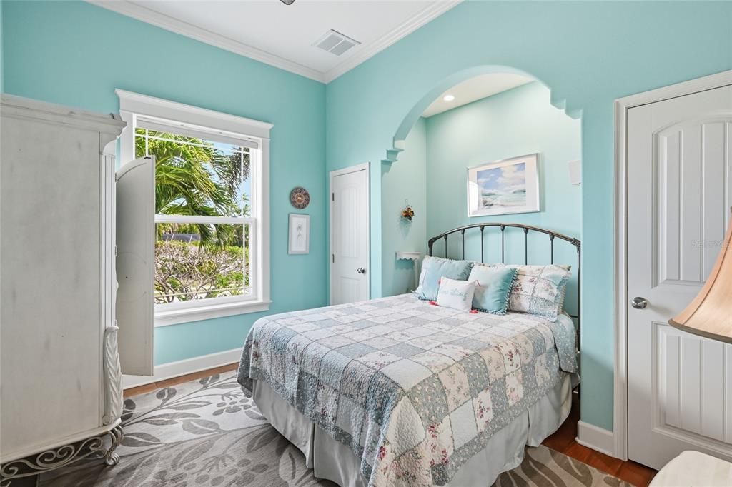 For Sale: $1,190,000 (3 beds, 2 baths, 1797 Square Feet)