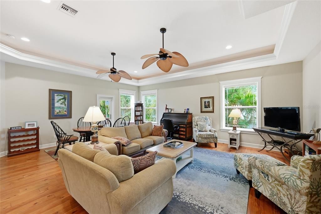 For Sale: $1,190,000 (3 beds, 2 baths, 1797 Square Feet)