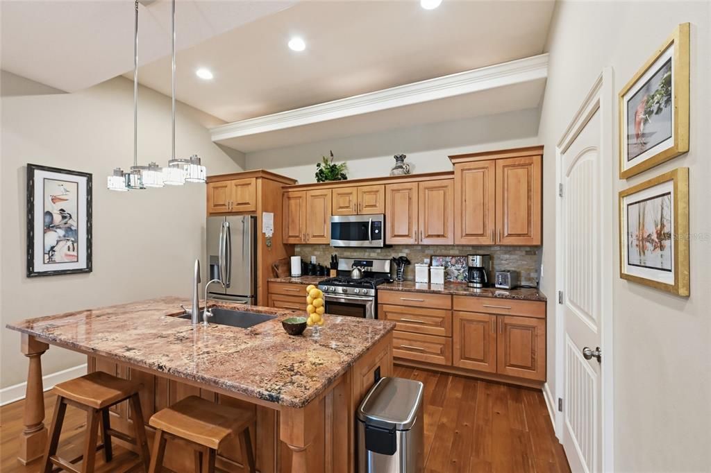 For Sale: $1,190,000 (3 beds, 2 baths, 1797 Square Feet)