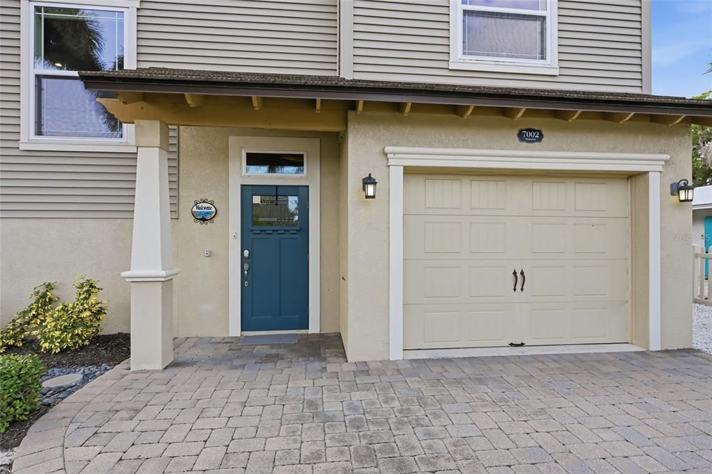 For Sale: $1,190,000 (3 beds, 2 baths, 1797 Square Feet)