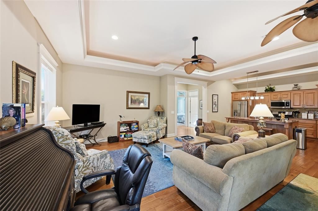 For Sale: $1,190,000 (3 beds, 2 baths, 1797 Square Feet)