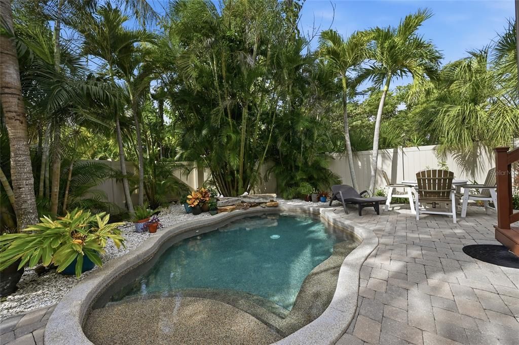 For Sale: $1,190,000 (3 beds, 2 baths, 1797 Square Feet)