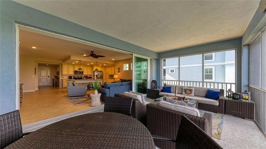 Activo con contrato: $699,000 (3 camas, 3 baños, 1664 Pies cuadrados)