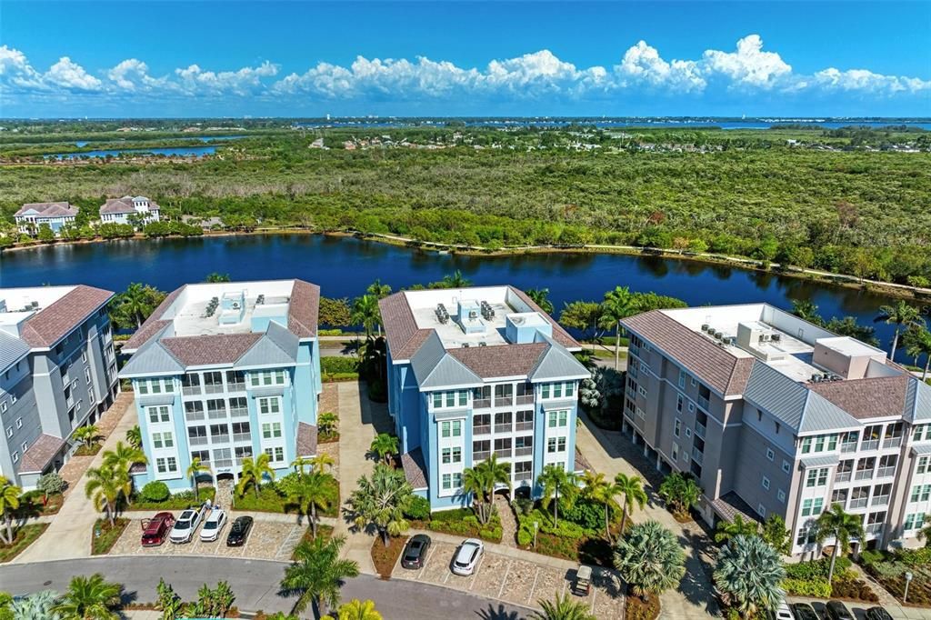 Activo con contrato: $699,000 (3 camas, 3 baños, 1664 Pies cuadrados)