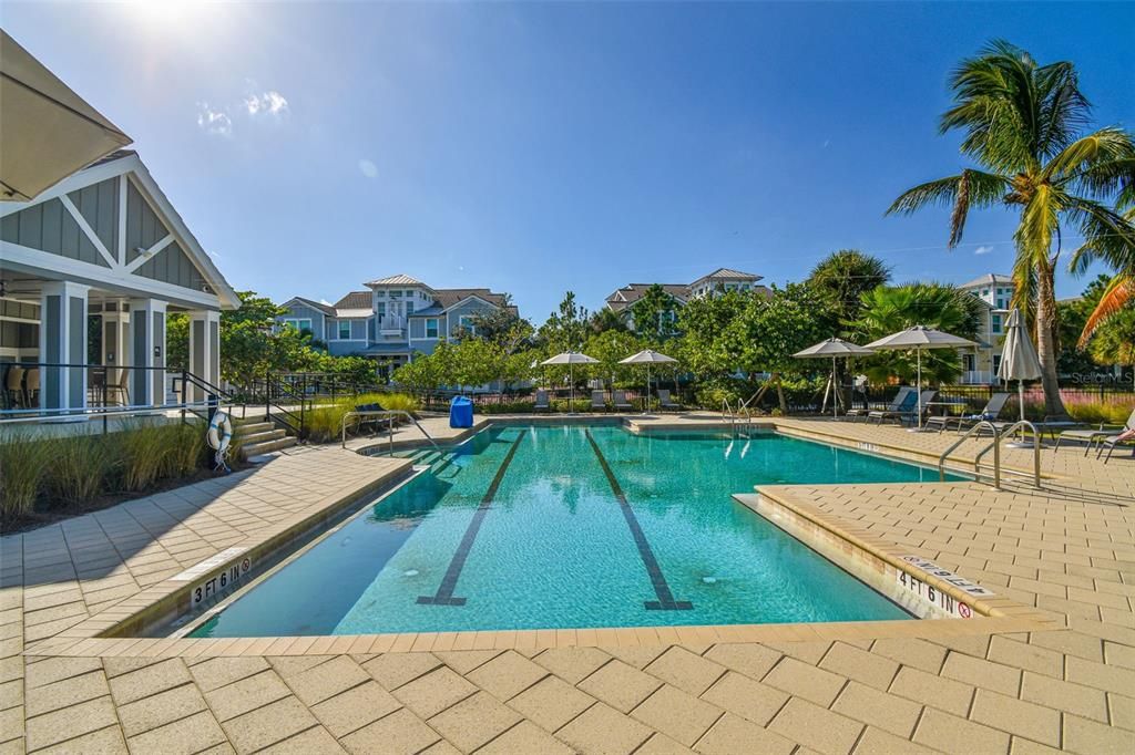 Activo con contrato: $699,000 (3 camas, 3 baños, 1664 Pies cuadrados)