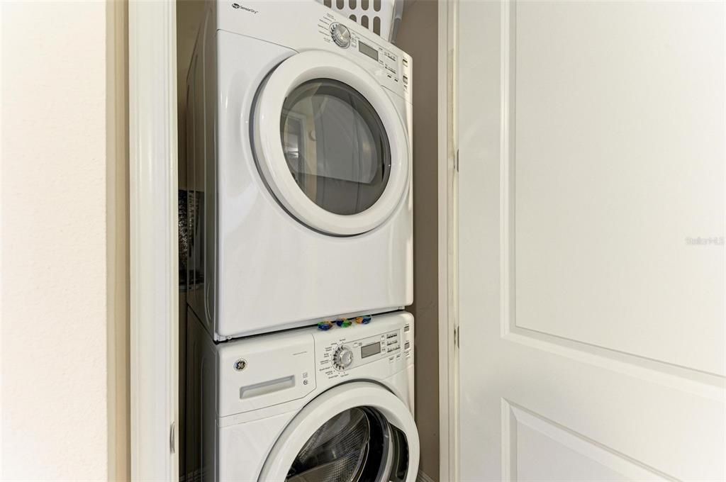 Activo con contrato: $699,000 (3 camas, 3 baños, 1664 Pies cuadrados)