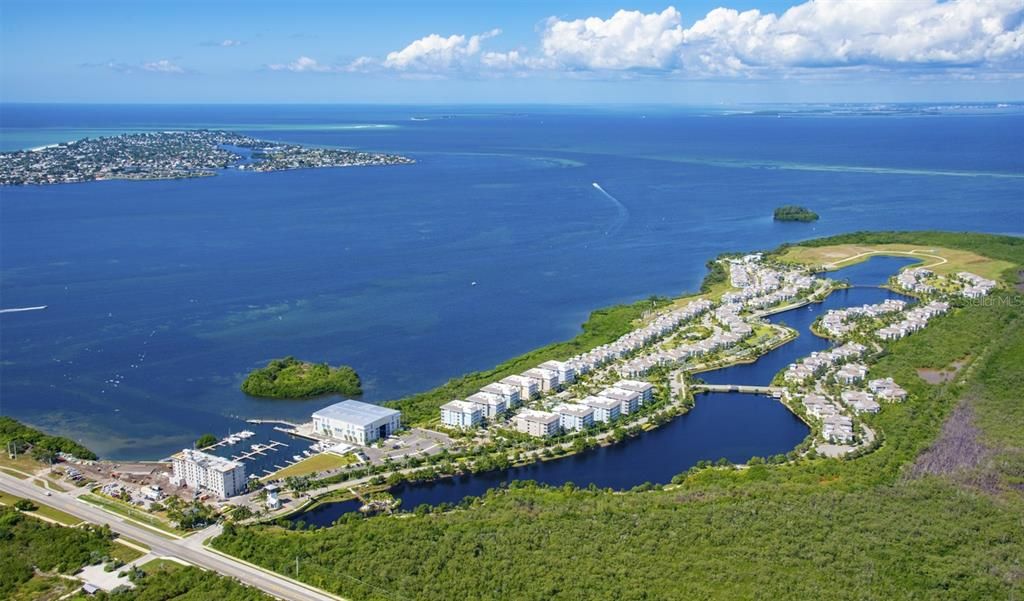 Activo con contrato: $699,000 (3 camas, 3 baños, 1664 Pies cuadrados)