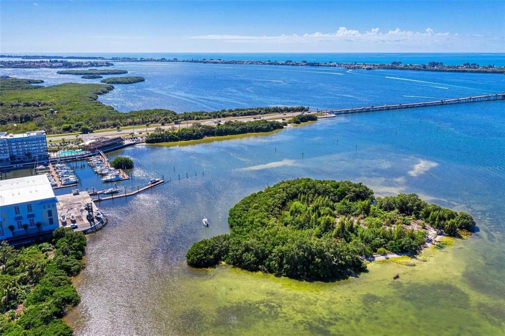 Activo con contrato: $699,000 (3 camas, 3 baños, 1664 Pies cuadrados)