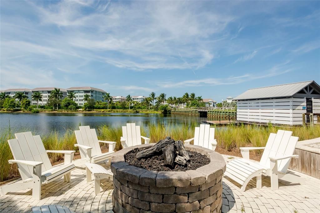 Activo con contrato: $699,000 (3 camas, 3 baños, 1664 Pies cuadrados)