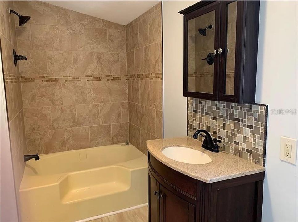 En Venta: $179,000 (3 camas, 2 baños, 1110 Pies cuadrados)