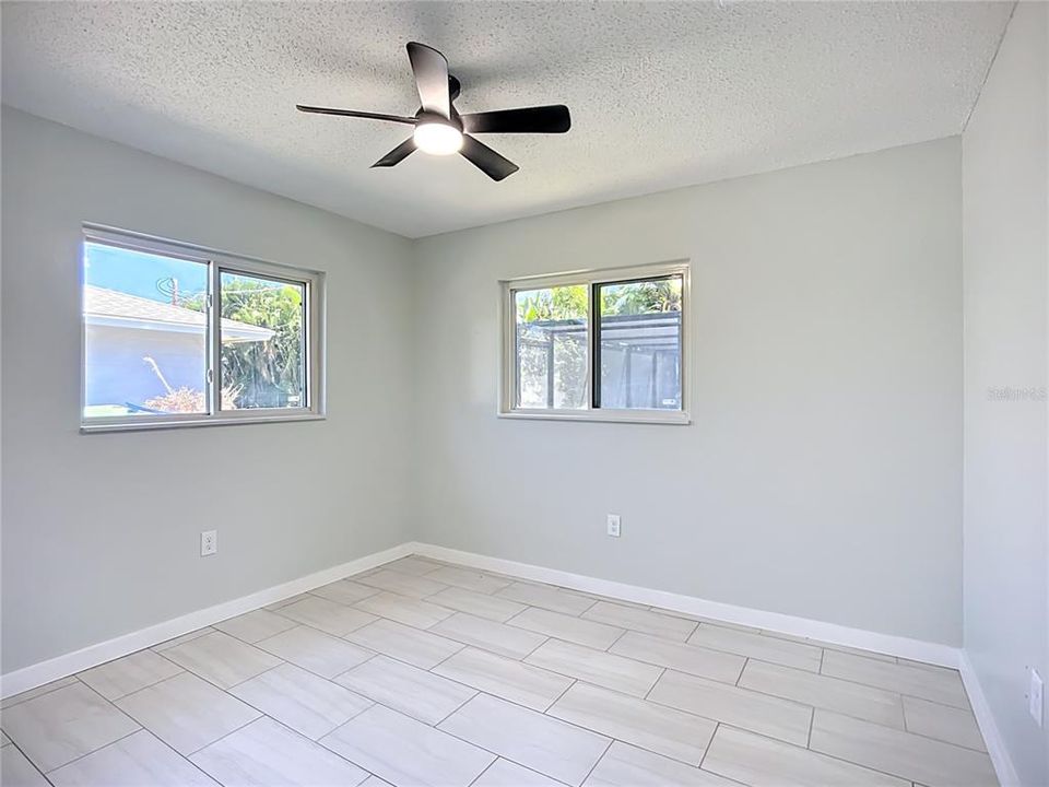 Active With Contract: $425,000 (3 beds, 2 baths, 1423 Square Feet)