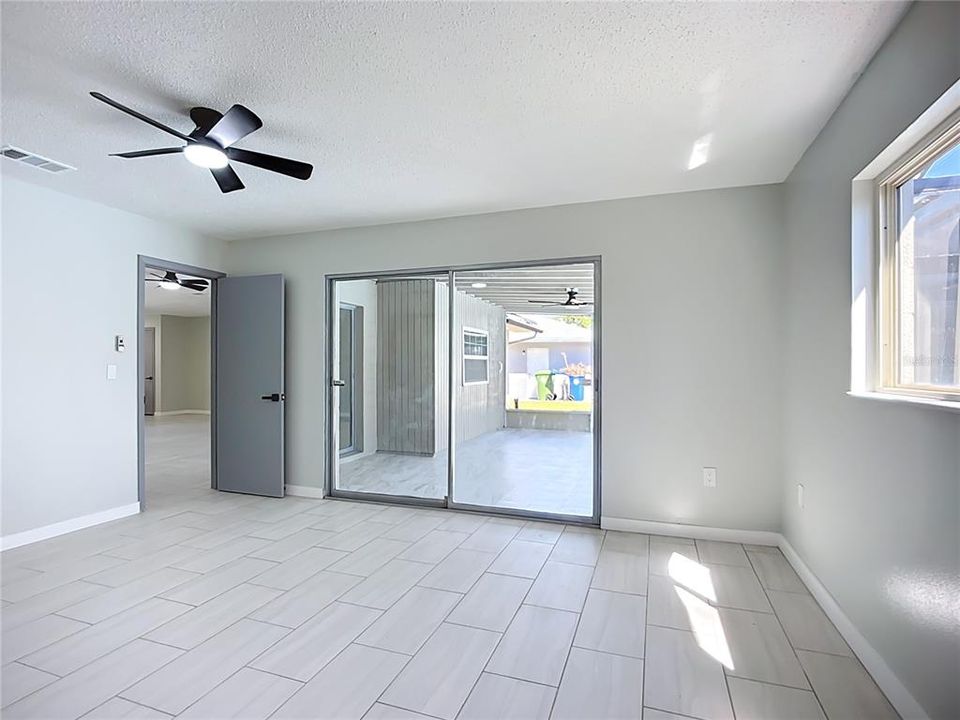 Active With Contract: $425,000 (3 beds, 2 baths, 1423 Square Feet)