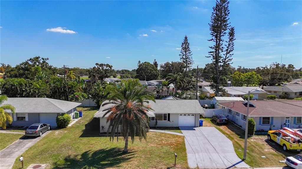 Active With Contract: $425,000 (3 beds, 2 baths, 1423 Square Feet)