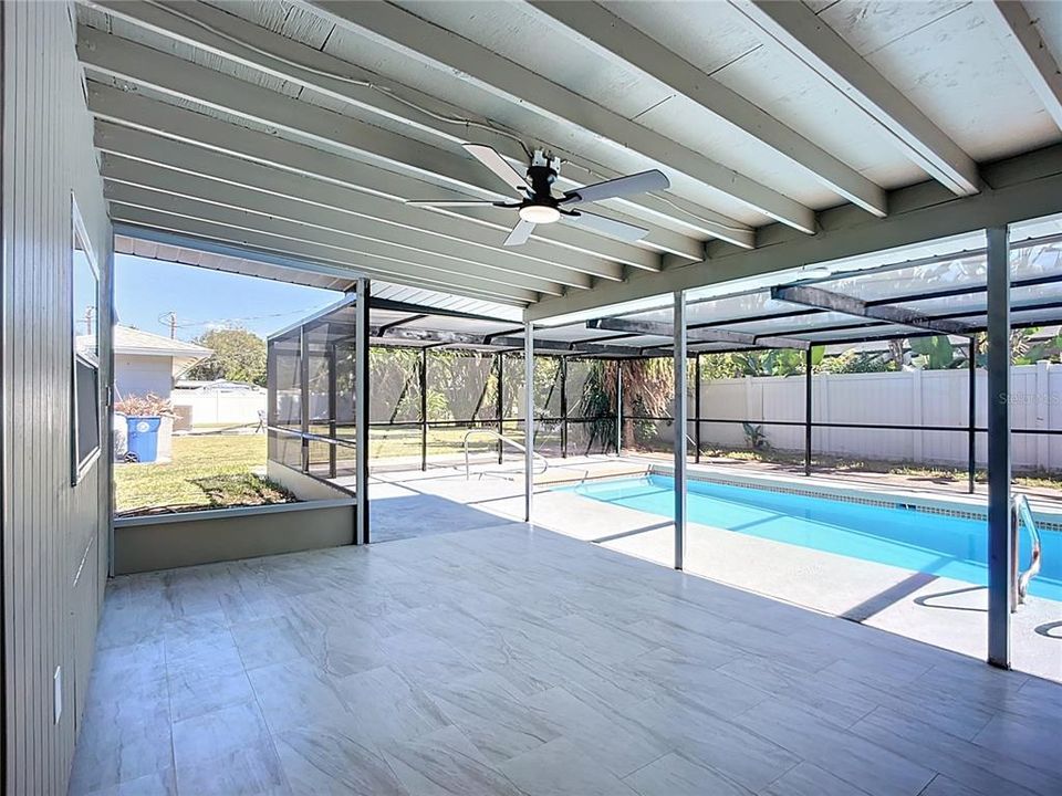 Active With Contract: $425,000 (3 beds, 2 baths, 1423 Square Feet)