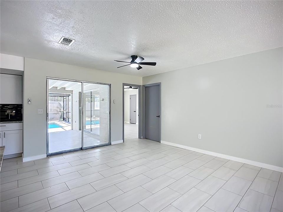 Active With Contract: $425,000 (3 beds, 2 baths, 1423 Square Feet)