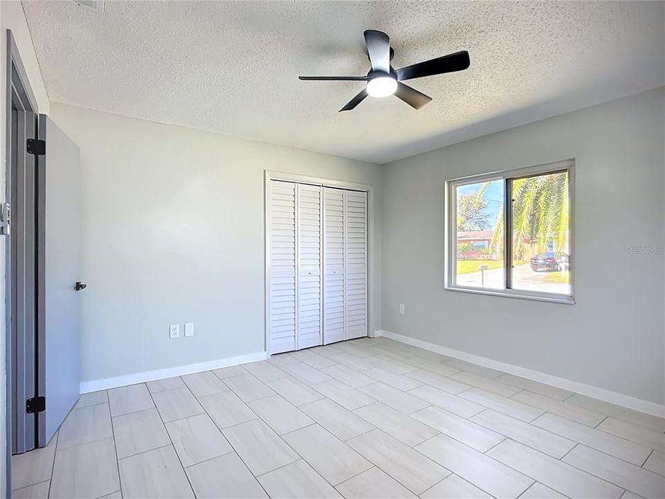 Active With Contract: $425,000 (3 beds, 2 baths, 1423 Square Feet)