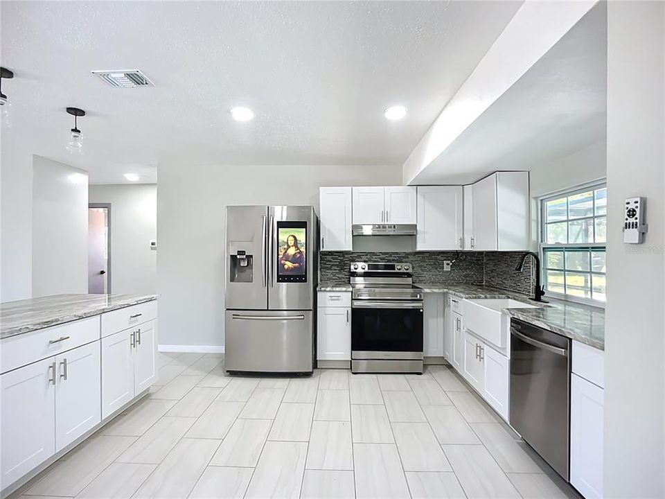 Active With Contract: $425,000 (3 beds, 2 baths, 1423 Square Feet)