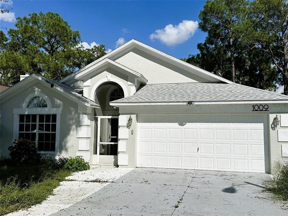 Под контрактом: $2,099 (3 спален, 2 ванн, 1630 Квадратных фут)