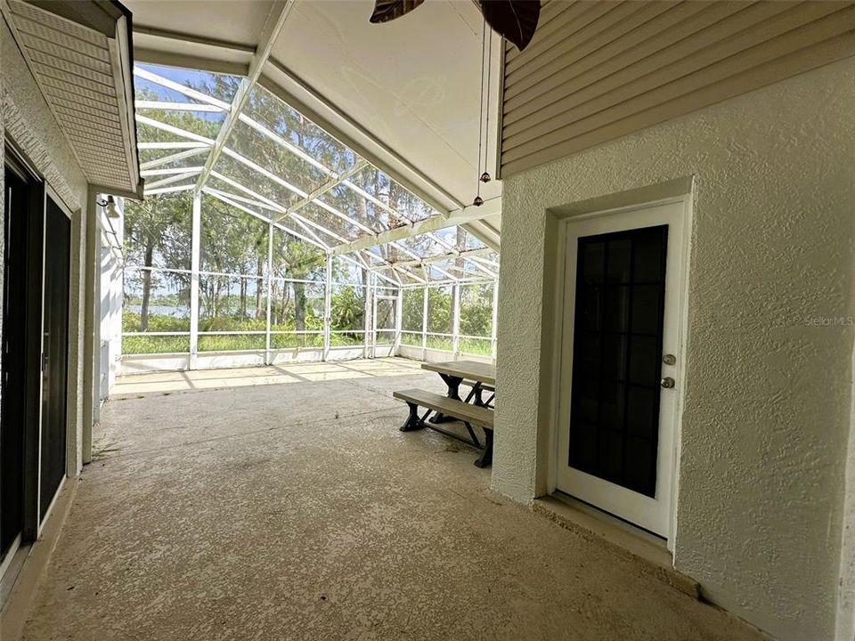 Под контрактом: $2,099 (3 спален, 2 ванн, 1630 Квадратных фут)