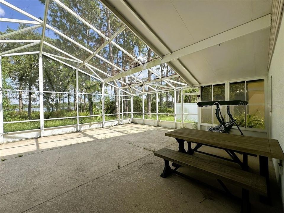 Под контрактом: $2,099 (3 спален, 2 ванн, 1630 Квадратных фут)