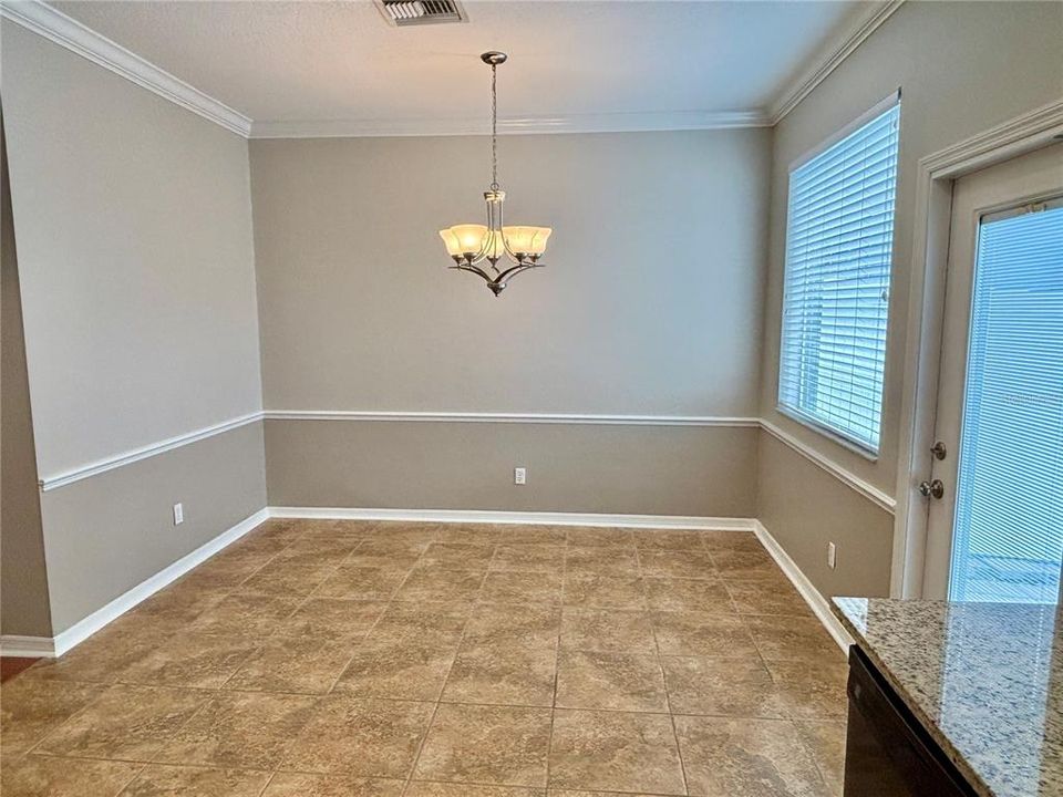 En Venta: $345,000 (2 camas, 2 baños, 1181 Pies cuadrados)