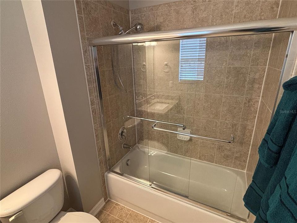 En Venta: $345,000 (2 camas, 2 baños, 1181 Pies cuadrados)