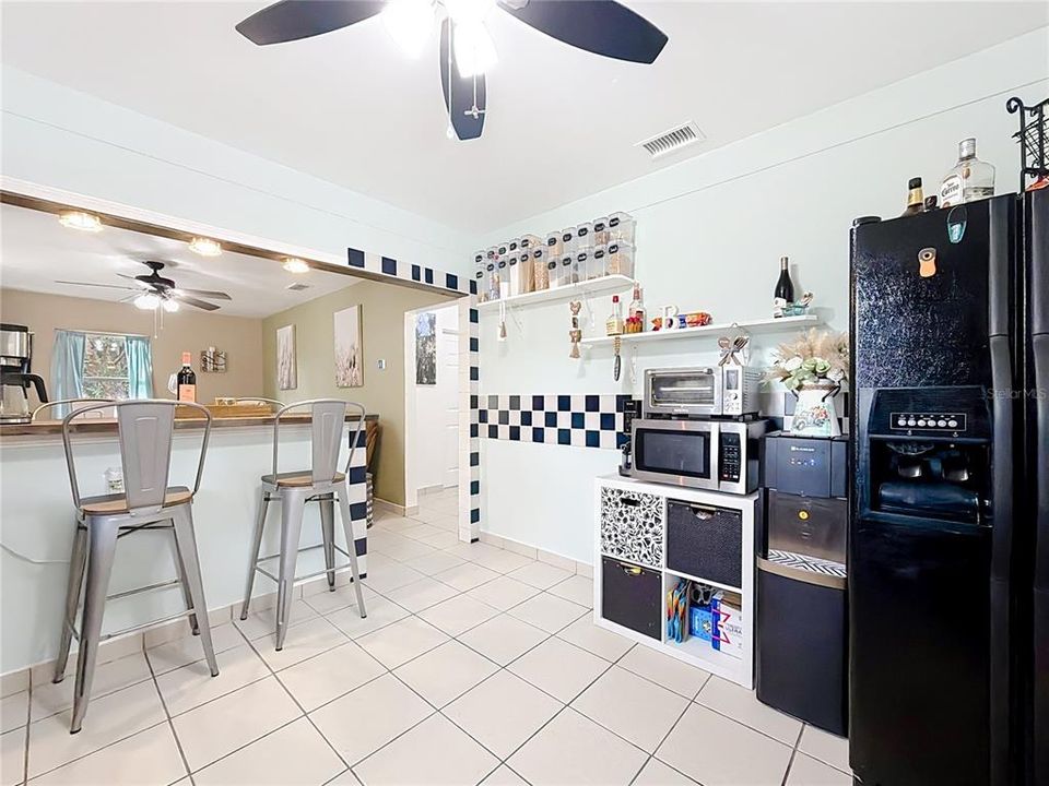 待售: $199,900 (2 贝兹, 1 浴室, 780 平方英尺)