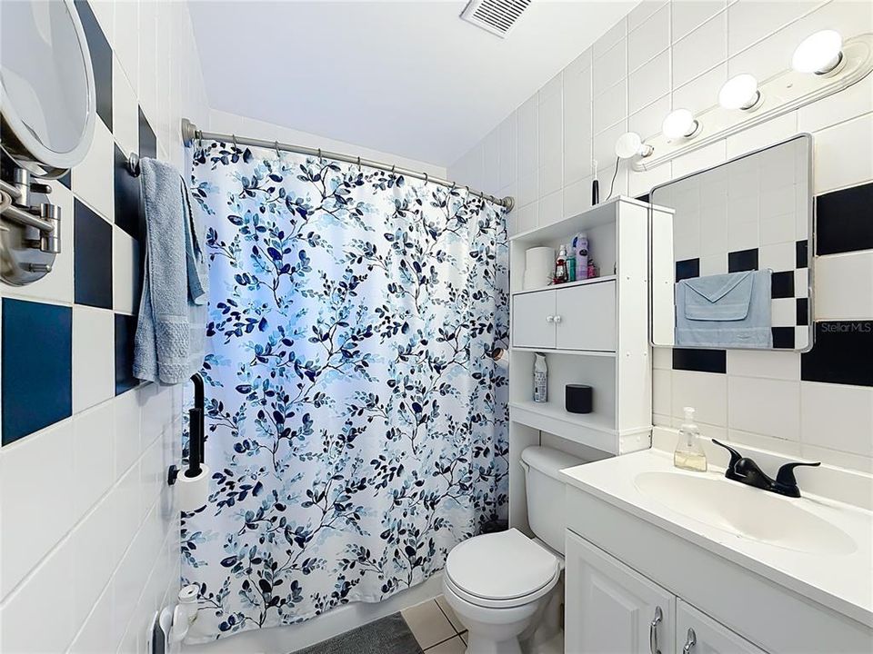 待售: $199,900 (2 贝兹, 1 浴室, 780 平方英尺)