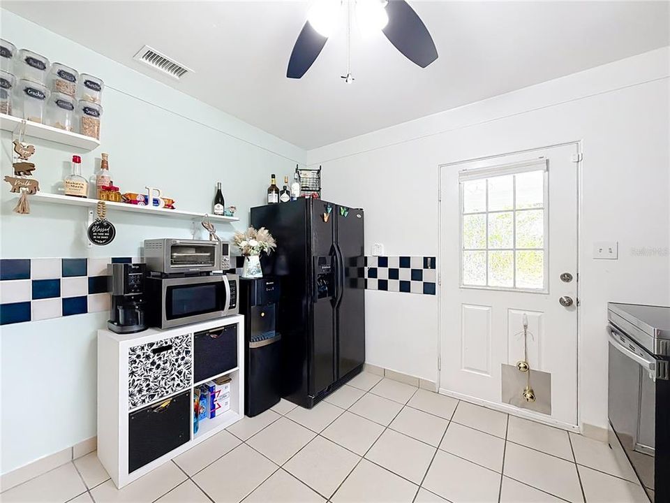 待售: $199,900 (2 贝兹, 1 浴室, 780 平方英尺)