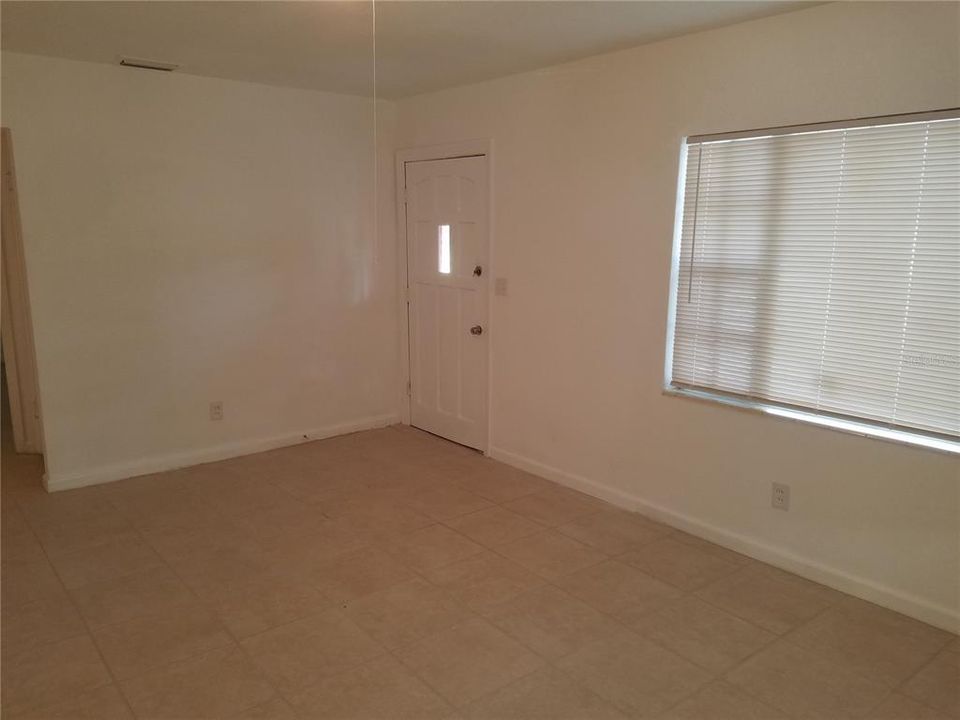 Active With Contract: $269,000 (4 beds, 2 baths, 1402 Square Feet)