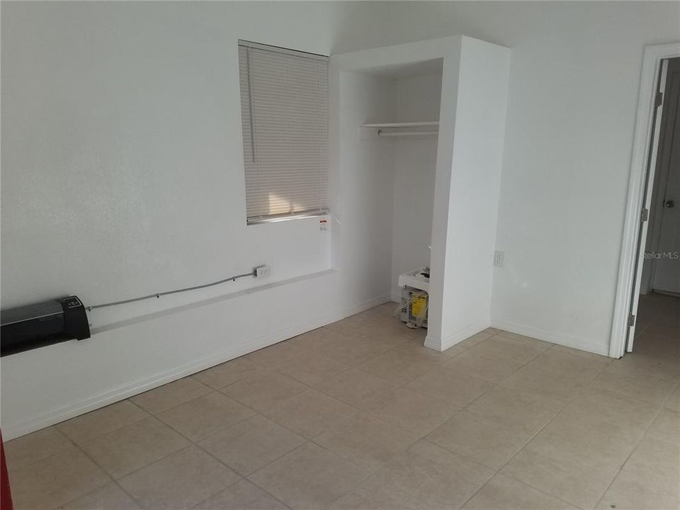 Active With Contract: $269,000 (4 beds, 2 baths, 1402 Square Feet)