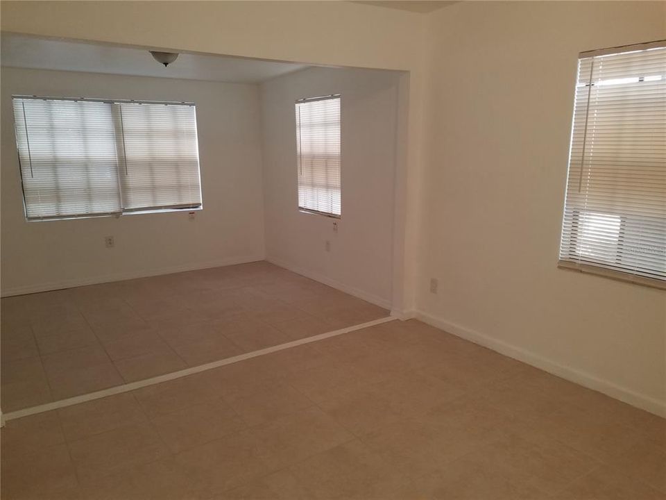 Active With Contract: $269,000 (4 beds, 2 baths, 1402 Square Feet)