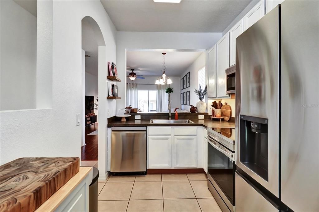 На продажу: $309,000 (3 спален, 2 ванн, 1409 Квадратных фут)