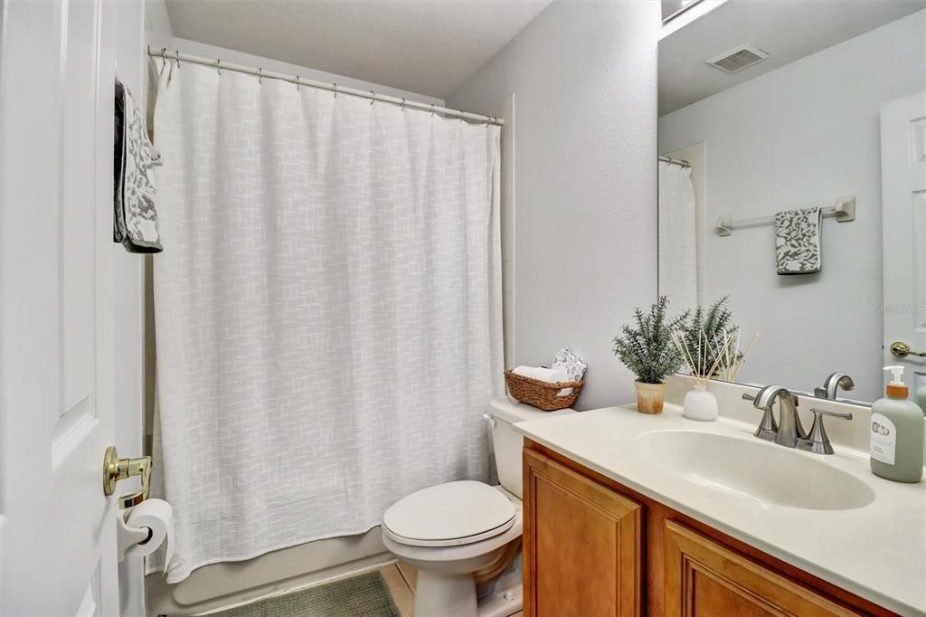 На продажу: $309,000 (3 спален, 2 ванн, 1409 Квадратных фут)