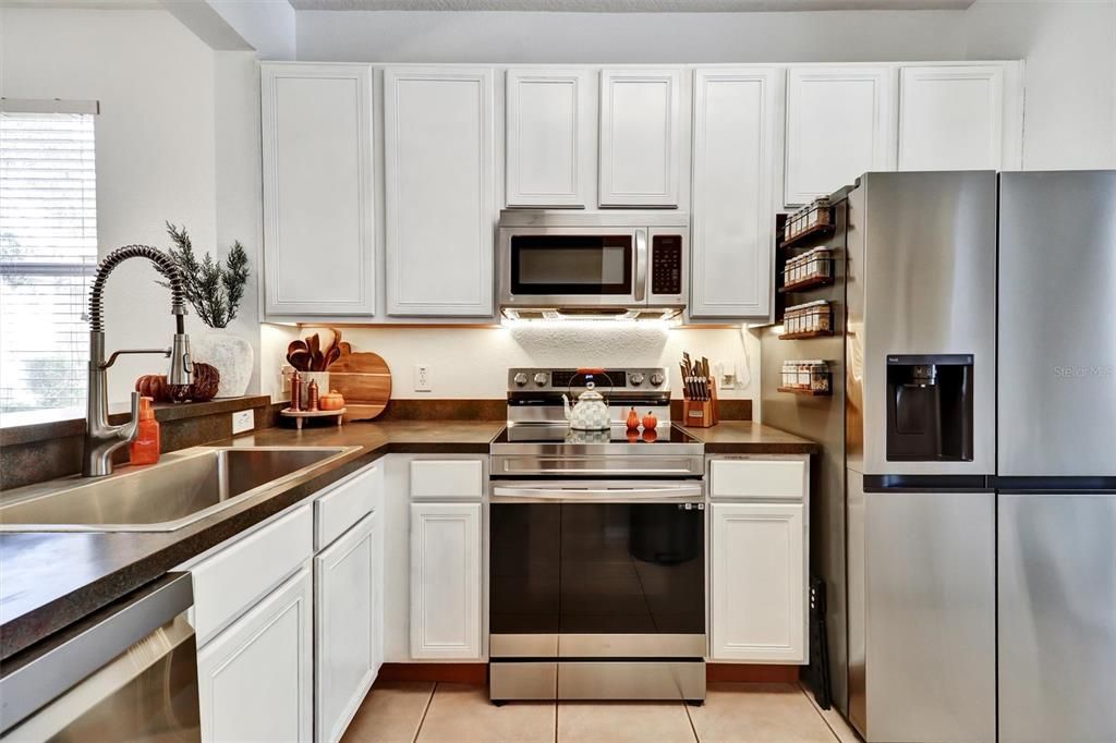 На продажу: $309,000 (3 спален, 2 ванн, 1409 Квадратных фут)