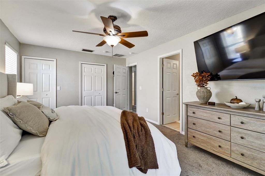 На продажу: $309,000 (3 спален, 2 ванн, 1409 Квадратных фут)