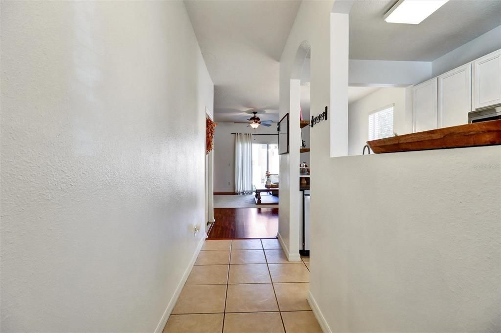 На продажу: $309,000 (3 спален, 2 ванн, 1409 Квадратных фут)