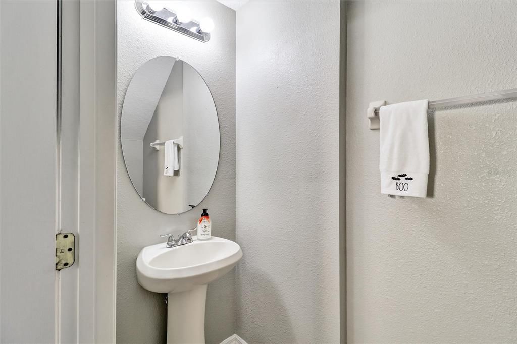 На продажу: $309,000 (3 спален, 2 ванн, 1409 Квадратных фут)