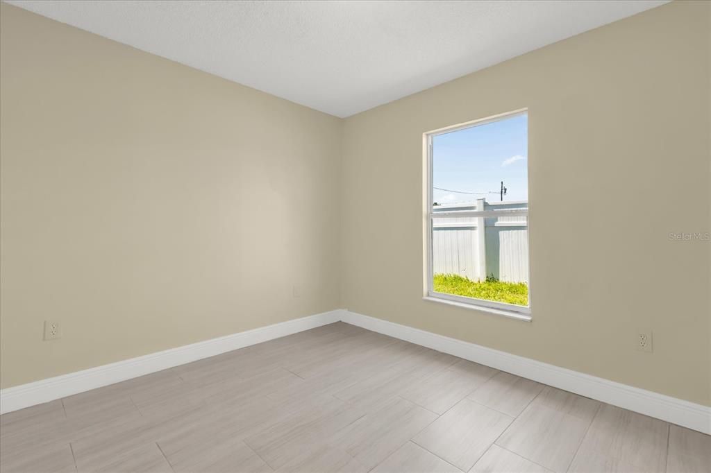 待售: $329,900 (4 贝兹, 2 浴室, 1810 平方英尺)