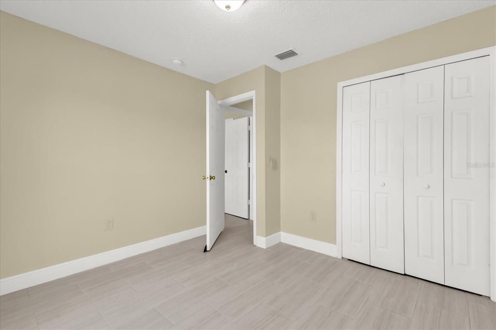 待售: $329,900 (4 贝兹, 2 浴室, 1810 平方英尺)