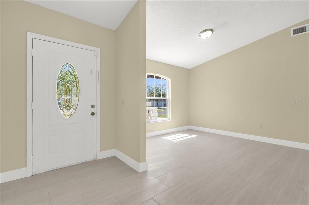 待售: $329,900 (4 贝兹, 2 浴室, 1810 平方英尺)