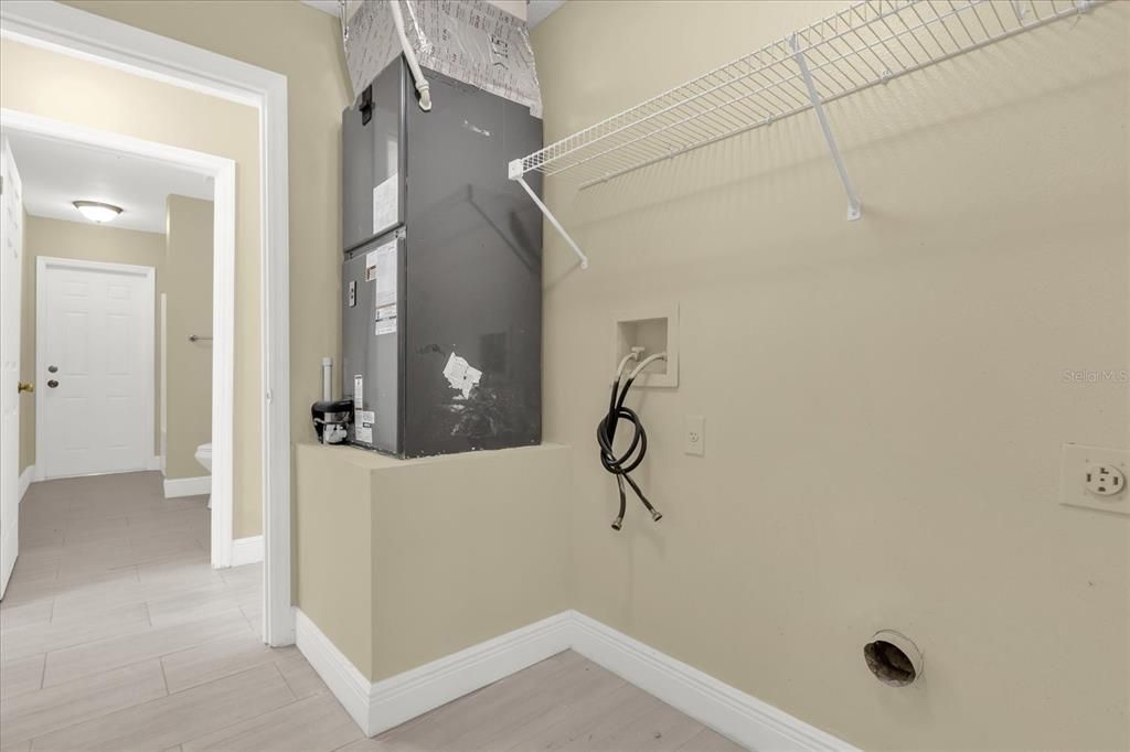 待售: $329,900 (4 贝兹, 2 浴室, 1810 平方英尺)